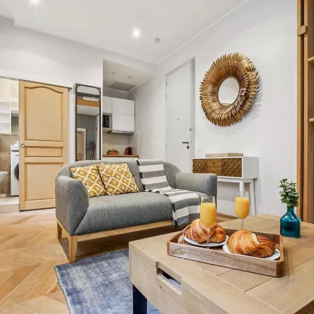Appartement Bnbnova - Eiffel Tower & Champs-elysees *