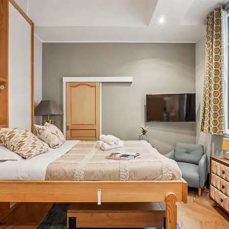 Appartement Bnbnova - Eiffel Tower & Champs-elysees *